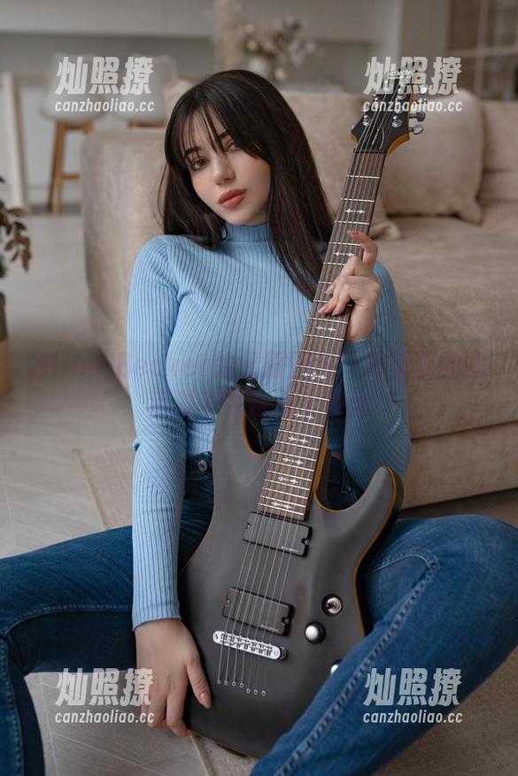 Alina Becker的礼服图包：希望我的冰淇淋不在这身上晕染
