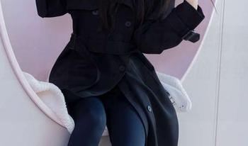 BoBoSocks袜啵啵 - 套图《半蹲镜头较多》里的小甜豆，秋风也被她的姿势迷倒了？