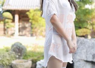 MFStar模范学院 - 草莓兔兔的妹妹，亲手抚摸那张“写真级”壁纸，难道你也想来一块？