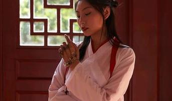 MiiTao蜜桃社 - 高清版王婉悠Queen，清纯得像被修图师保护过一样