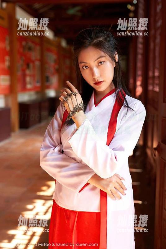 MiiTao蜜桃社 - 无圣光，只剩王婉悠Queen在海边的独特角度图集