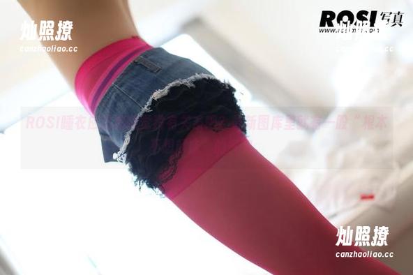 ROSI睡衣应该和睡觉没有关系吧？最新图库里就有一股“根本不想起床”的气息。