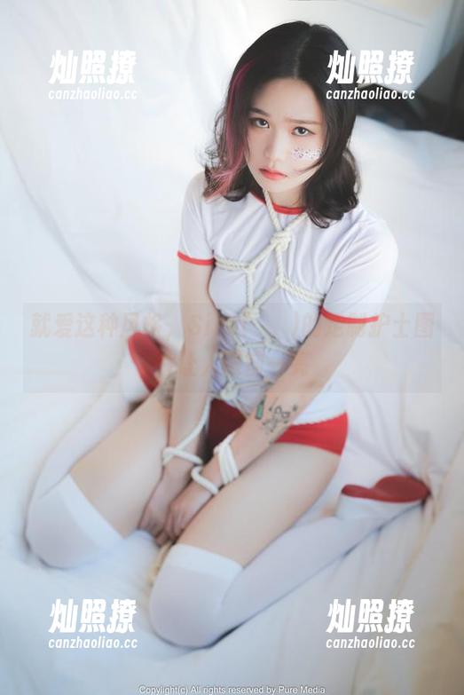 就爱这种风格，Sira(시라)的定制护士图片让人眼前一亮