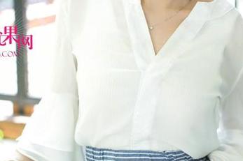 UGirls尤果网 - 更新！李凌子的温柔作品，可能会登录你的梦里，就连床单都要发光！