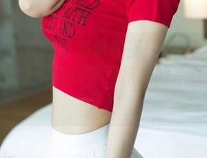 UGirls尤果网 - 高清捕捉！你有没有发现芊小童身上的那股不可抗拒的“女仆气质”？