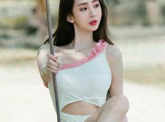 UGirls尤果网 - 郝晴Grace眼镜的图包分享，值得翻阅再三的好物！
