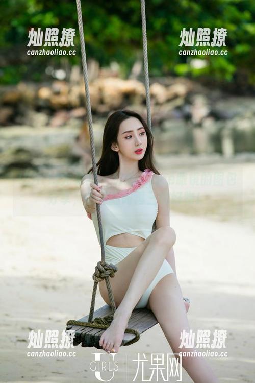 UGirls尤果网 - 郝晴Grace眼镜的图包分享，值得翻阅再三的好物！