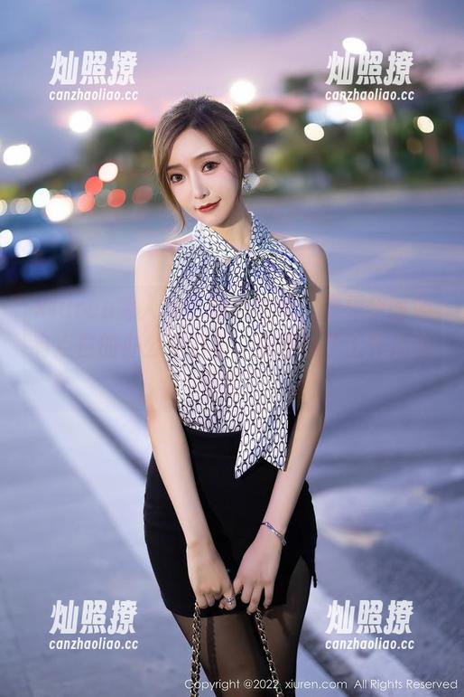 Xiuren秀人网 - 精选图集，窥探伊丽莎有点白的办公室日常，原来除了工作还有这些？