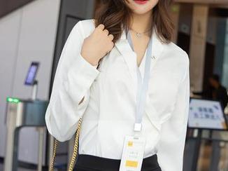 Xiuren秀人网 - 小小白思宜的高清裸足图集，完美演绎吹风机和草地的对话！