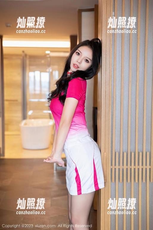 Xiuren秀人网 - 糯美子MINIbabe的制服日记——免费图包就放在那儿，快去拯救…呃，什么