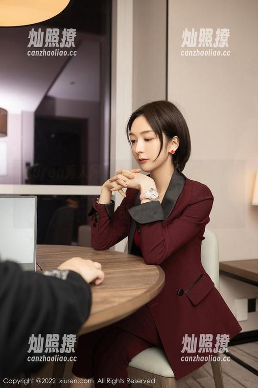 Xiuren秀人网 - 相亲相爱是一种责任，原图里的艾栗栗栗栗栗栗吖制服妹子是一种权利！