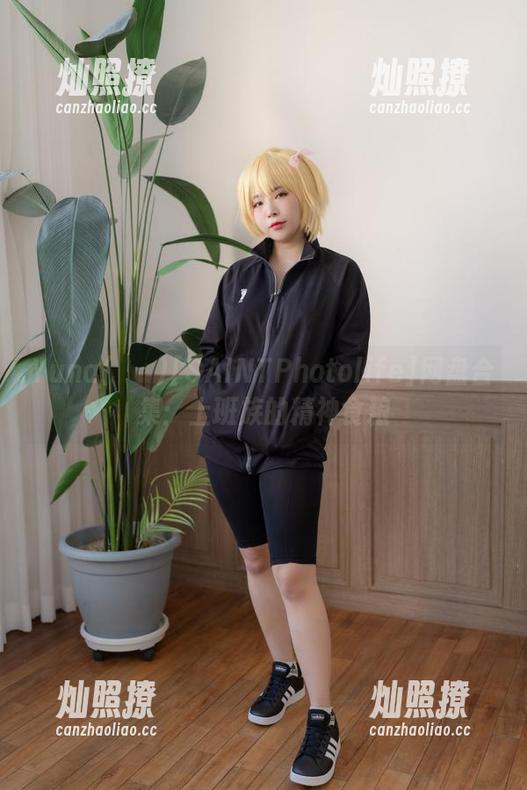 Yuna(윤아)[SAINTPhotolife]网盘合集：上班族的精神食粮