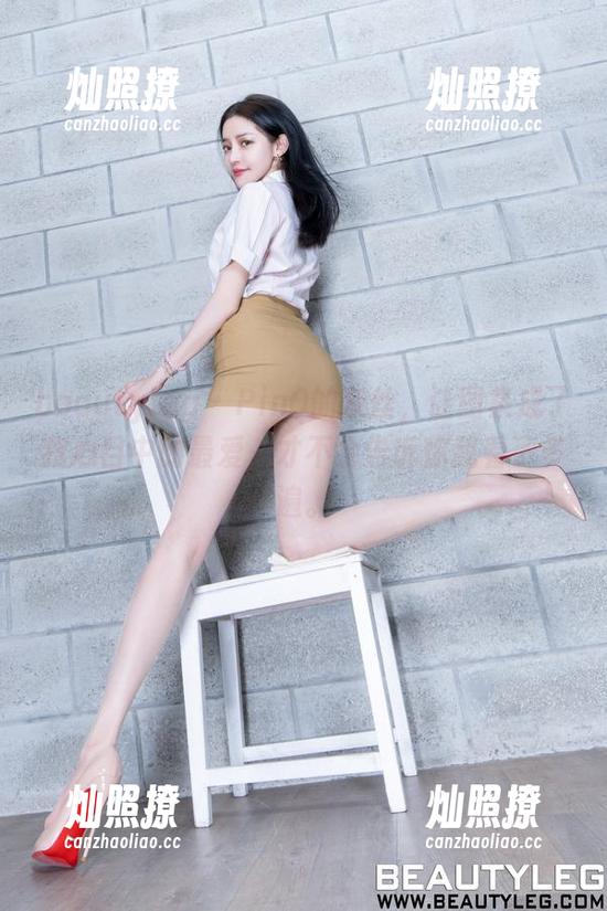 beautyleg - PinQ的灰丝，让图集成了我心目中的最爱，才不会告诉你我看了多遍。