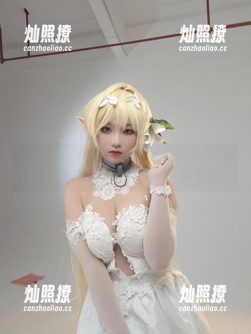 七七娜娜子 黑色总是个神奇的存在,七七娜娜子这组作品精选其中的每一格都是一种期待。