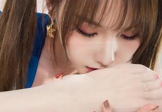 丽柜 - 让人忍俊不禁的凉儿，最新美图让你思考合同