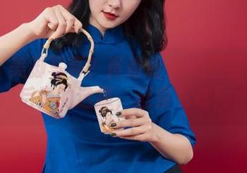 丽柜 - 美脚写真？肖肖给你一双看了不会后悔的选择，赶紧下载！