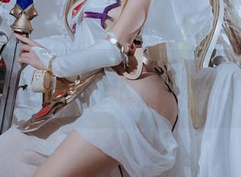 九曲Jean的全套黎塞留泳装写真，不小心掉进了一个迷人的套路里，停不下来了。