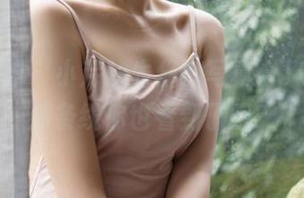 克拉女神 - 小芹的牛仔裤写真合集，中间那条线你也看到了吧？