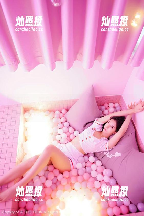 嗲囡囡 - 原图中的Egg_尤妮丝，不介意我偷偷把她的睡衣称为‘优雅居家’吧？