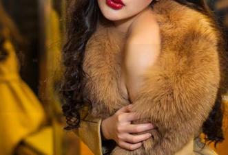 头条女神 - 眼镜在线，杨曼妮的风采不会让小伙伴们失望吧？