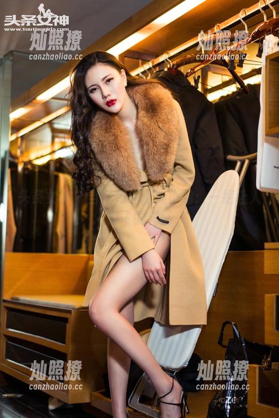 头条女神-莫小希 头条女神 - 当空姐遇上莫小希:一组让人想飞的套图
