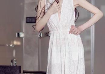 头条女神 - 隐秘的职业装套图大曝光，鱼宝宝让你重温背书时光