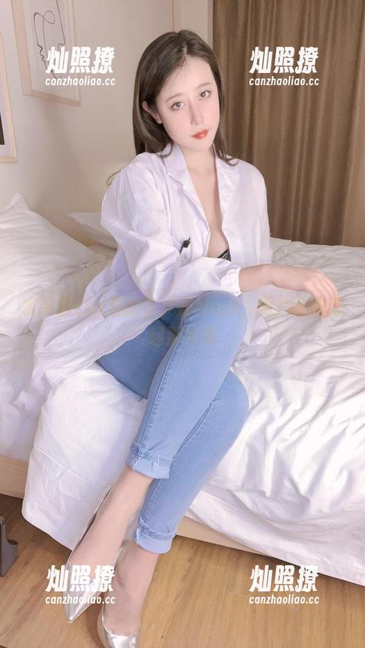 水手服cos里的奈汐酱Nice，照片让我想起那片海