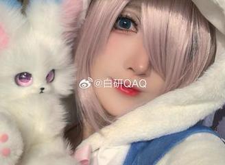 妖君白研的“明日方舟斯卡蒂”：诚实原图，别再舔屏了。