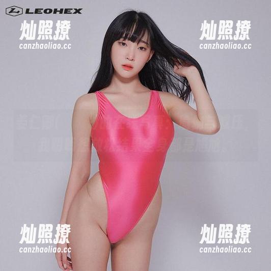 姜仁卿(강인경)的在线写真：瑜伽与减压，我明明想放松结果全身都是尴尬。