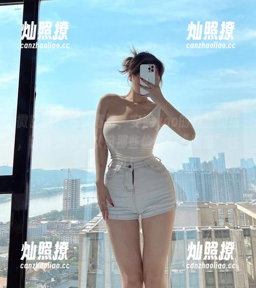 微密圈 - 在线高清，安妮yoo的黑丝加成，让我想到了以前那些偷偷的“黑暗”往事！