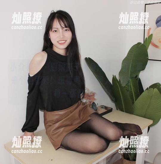 小众视觉 - 厨娘燕子化身网红，拍写真还来个煎蛋秀！想看美食和美人，赶快下载，每一张都是绝配！