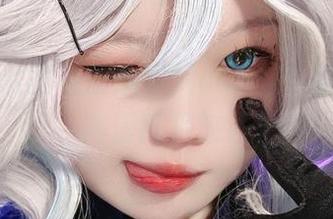 小瑶幺幺的碧蓝温泉，cos里可别玩水哦，高清狂野来袭！