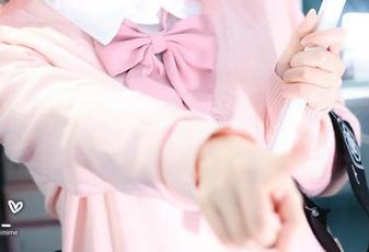 图集中有魔法少女伊莉雅和金猫，弥美Mime表示：求你们不要再斗嘴了！
