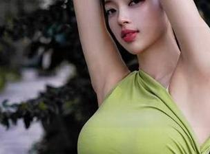 微密圈 - 在徐珺大哥的彩虹光辉作品里，浓烈色彩让我想逃，但偏偏视线又停不下来。