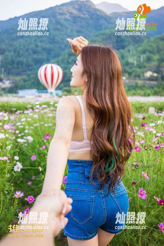 推女神 - 高清短裤写真，晓艾fafa的身影如烟般轻盈，真是难以呼吸的美丽。