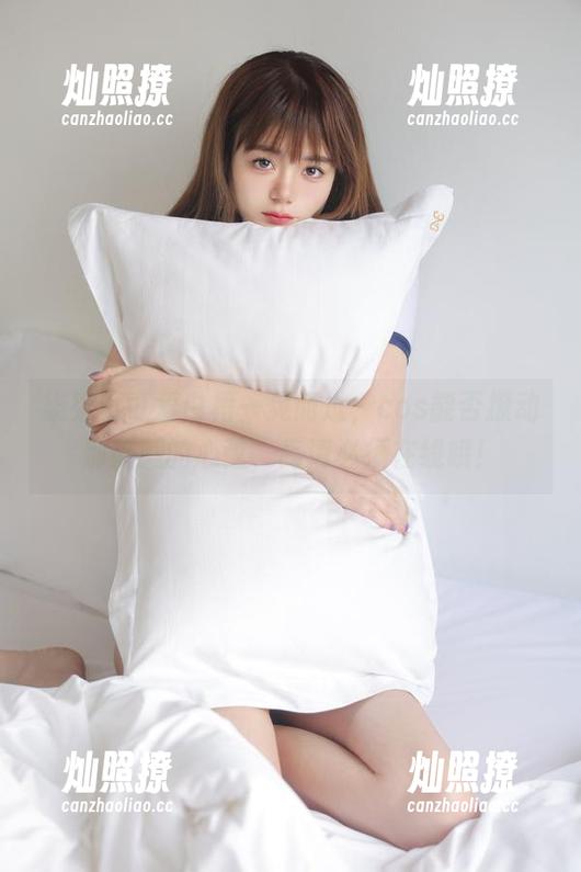 柒柒不可爱白裙一晃而过，cos能否撩动那隐藏的心弦，高清必须在线哦！