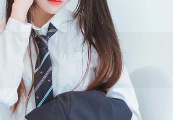 在桜桃喵的作品里，御姐成了无法抗拒的迷云，美图还需释义。