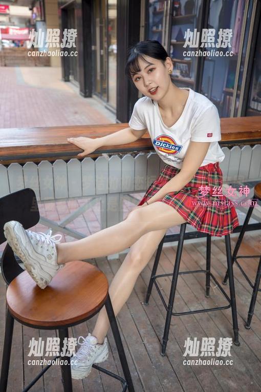 梦丝女神 - 梦洁的初恋短发妹，私拍套图里藏着的不止是回忆吧，默默咕哝。