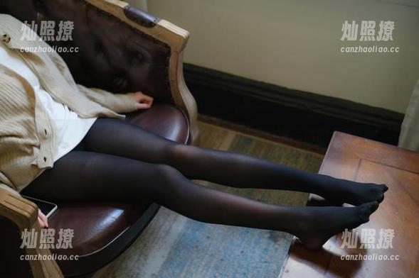 看，森萝财团的肉丝妹，高清图册不断挑战你的三观。