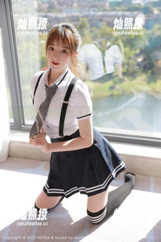 模范学院 - 糯美子Mini：天台高清图包，美得让人生气