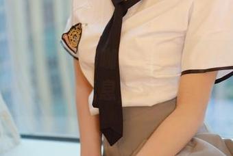 模范学院 - 手边的咖啡，顾乔楠居家图集中的慵懒气息，完美呈现。