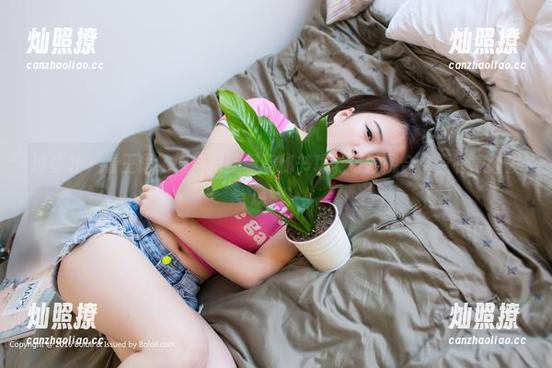 波萝社 - 看王语纯如何把美图和秘书功能巧妙融合，更有意外发现哦！