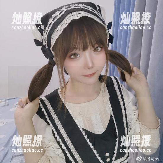 稍等，洛可ss的粉色写真让我想起了小时候的糖果时光。