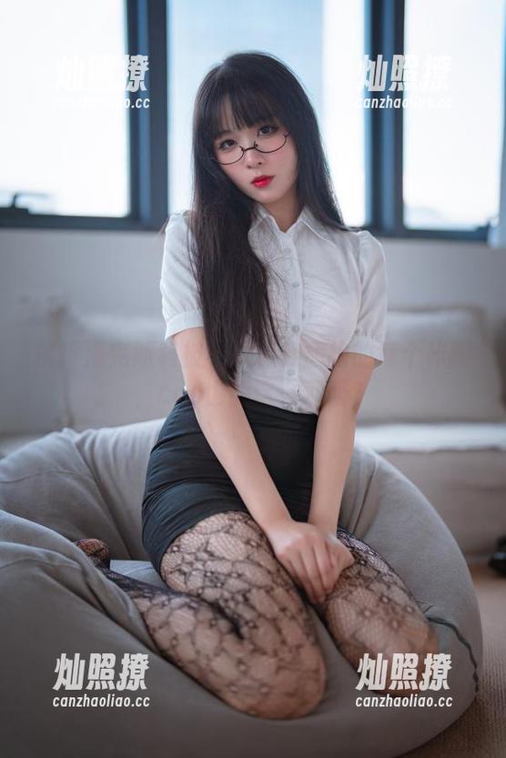捕捉海克斯科技小蛋糕穿旗袍的每个咔嚓，cos也能这么可爱？
