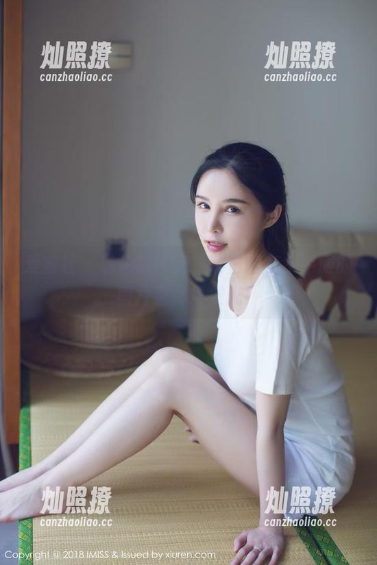 爱蜜社 - 私拍时间到，萌白酱在水手服的图片里尽情发光！