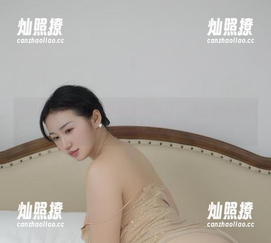 微密圈 - 瑜瑾u的旅拍套图精选：她可能在树下休息，但你肯定在找角度拍她。