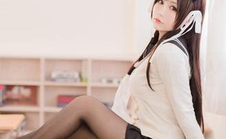 白神泱：免费写真里闪耀的豹纹，出来见见人呗！