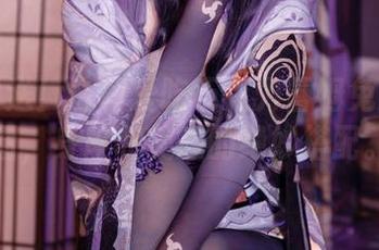 免费附送！白莉爱吃巧克力蕾姆兔女郎套图，身段和美感的绝妙搭配。