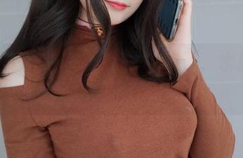 更新到白银81的泳池写真集了，水里有些小腥味吗？