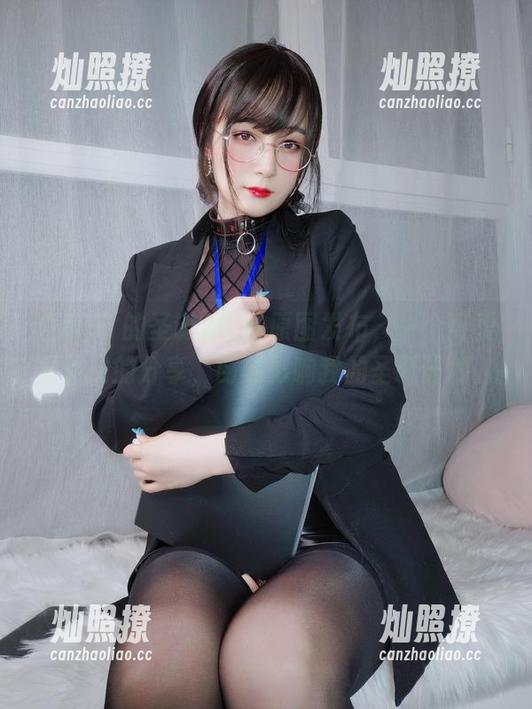 白银81的圣诞2023原图发布，一个可爱又俏皮的分享，时刻影响我的圣诞计划。